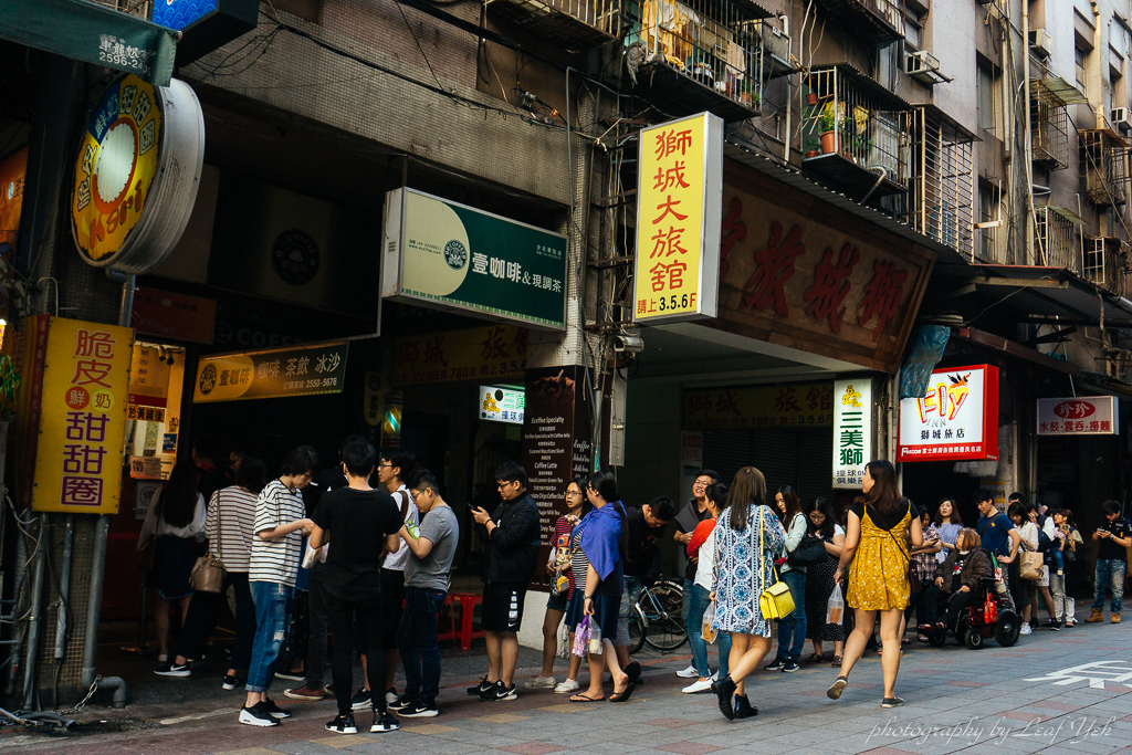 【台北】脆皮鮮奶甜甜圈 (台北站店)│台北後車站超人氣排隊脆皮甜甜圈！ 台北後站、京站、台北地下街、華陰街 @嘿!部落!