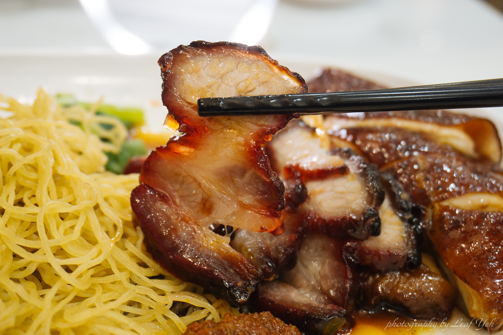 【台北】了凡香港油雞飯‧麵Hawker Chan Taiwan│叉燒油香、油雞肥嫩，米其林一星我覺得可以！了凡撈麵、台北車站美食(2019.04更新) @嘿!部落!