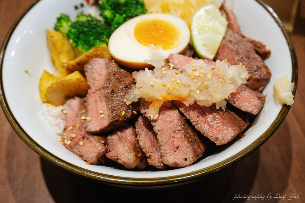 【台北】初牛炭火直燒丼飯專賣店(內湖江南店)│炭火炙燒厚切牛排，肉鬼不快收進名單嗎！！ 、內湖江南街美食推薦、內湖科學園區美食推薦 @嘿!部落!
