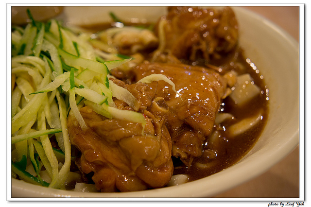 【台北】銀記手擀刀切牛肉麵│平價麵食老字號 、 光華商場 (食尚玩家介紹) @嘿!部落!