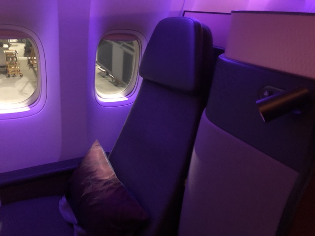 [飛行體驗] QR815 卡達航空 QSuite 商務艙 (HKG香港 – DOH卡達杜哈) @嘿!部落!