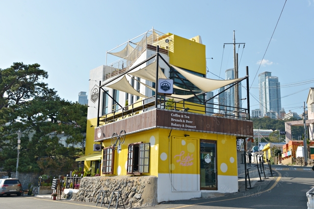 釜山青沙浦燈塔前咖啡廳,推薦CAFE INDUS海景第一排，值得來喝杯咖啡欣賞風景 @嘿!部落!