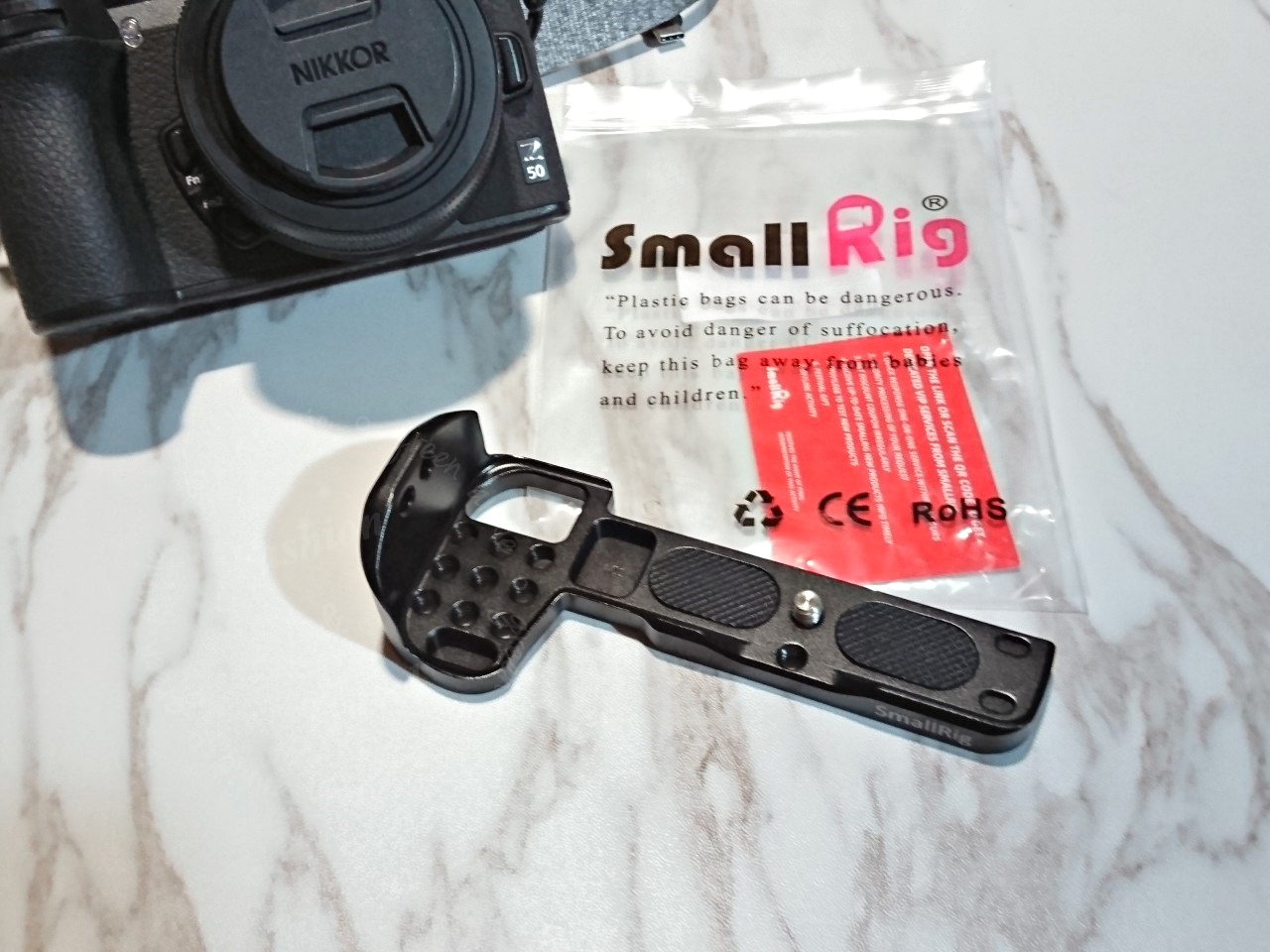 即時熱門文章：NIKON Z50必買配件SmallRig，讓翻轉螢幕裝腳架後能完整向下翻180度