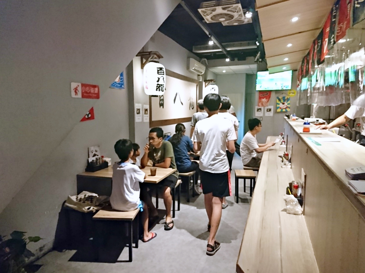 士林拉麵：百八龍自家製麵，可免費加麵。食尚玩家推薦 @嘿!部落!