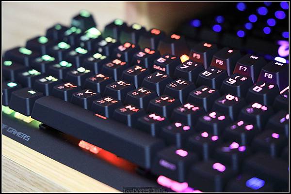 即時熱門文章：ROG STRIX SCOPE DELUXE茶軸鍵盤開箱分享