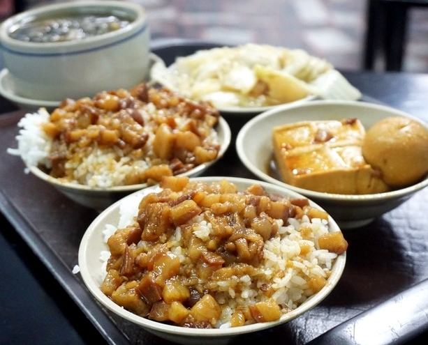 即時熱門文章：[台北美食懶人包]台北滷肉飯懶人包整理 這14家你吃過了嗎! 新北市台北魯肉飯推薦