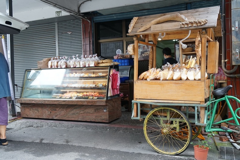 [花蓮甜點]隱身在市場後面 高C/P值外帶甜點店，蒙布朗物超所值 草莓乳酪塔和草莓布蕾大推薦-杰迪烘焙坊 @嘿!部落!