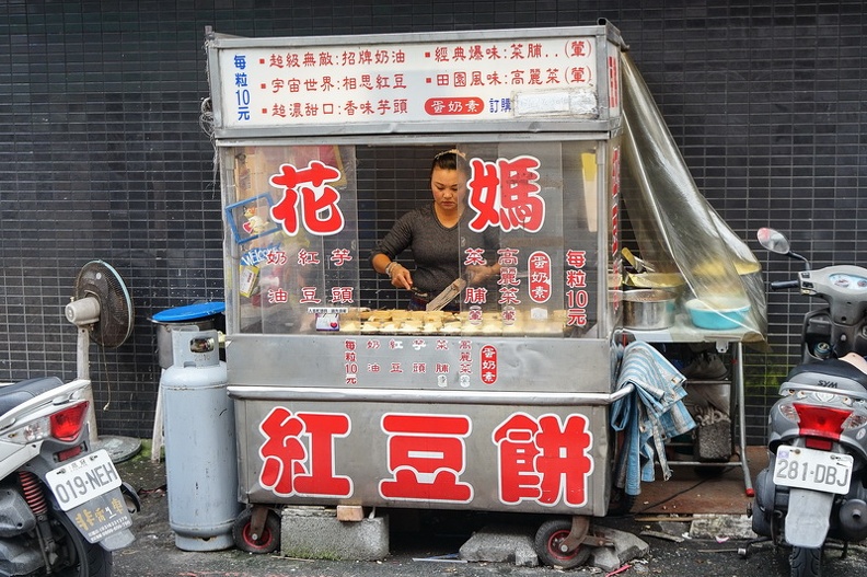 即時熱門文章：[花蓮美食]新港街花媽紅豆餅完全打中我的味蕾 相思紅豆餅我非常尬意! 花蓮車輪餅