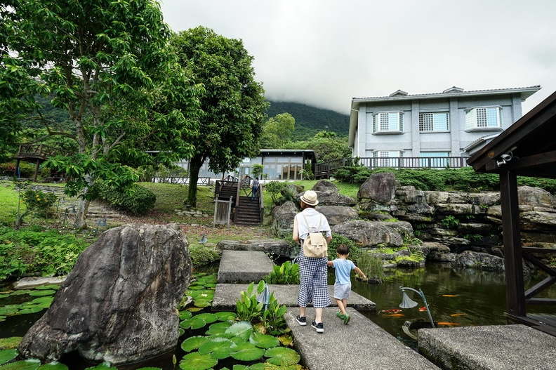 [花蓮秀林美食]自在園景觀餐廳-座落山腰上 遠眺太平洋美景 美味豬腳讓人難忘 太魯閣附近餐廳 @嘿!部落!