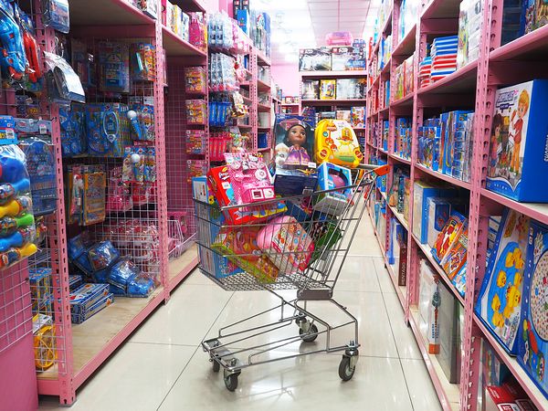 桃園採購景點-亞細亞toys批發家族桃園店-超級邪惡的粉紅糖果小屋，絕對不要帶小孩來，肯定破產  (邀約) @嘿!部落!