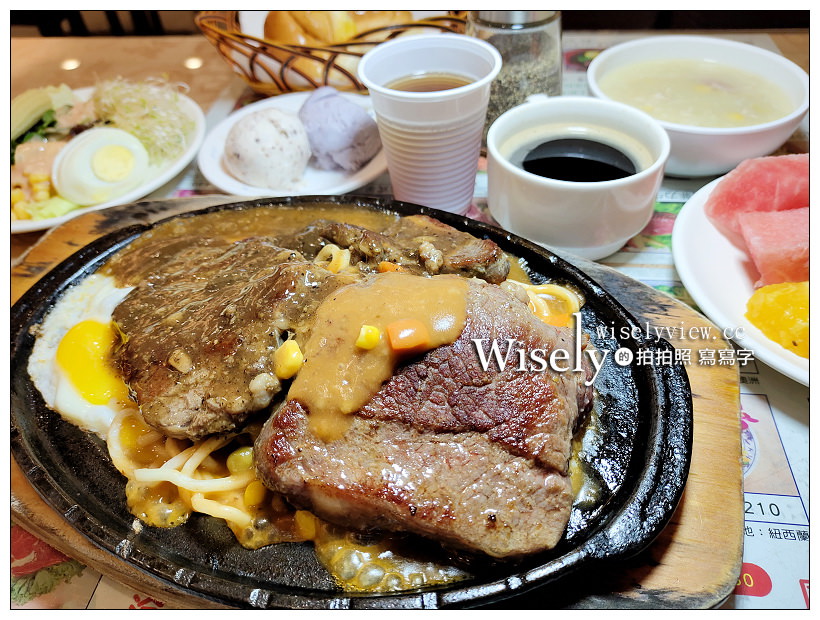 板橋美食。蔡家牛排︱平價超大塊厚切牛排，還有濃湯、甜點、冰品、飲料吃到飽的沙拉吧～捷運江子翠站美食 x 民治街美食 x 江子翠美食 x 板橋牛排吃到飽 @嘿!部落!