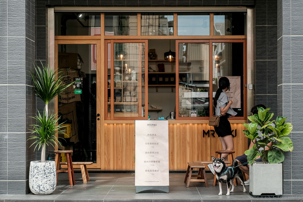 即時熱門文章：MR PIKI Roasters 澳式咖啡｜外帶吧限定「清爽瓜瓜」夏日沁涼必喝！坐矮板凳欣賞南美二館純白建築