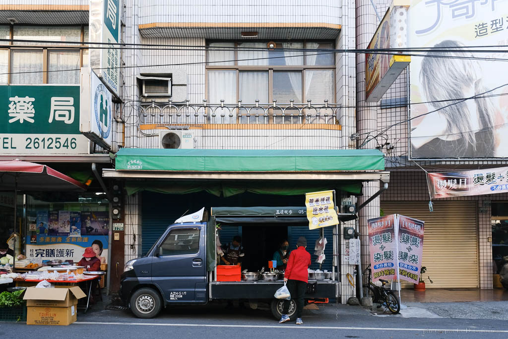 嘉義竹崎市場「悟食美味」飄香40年的蔗香燻雞、鹹水雞，鹹甜香鴨米血特好吃！ @嘿!部落!
