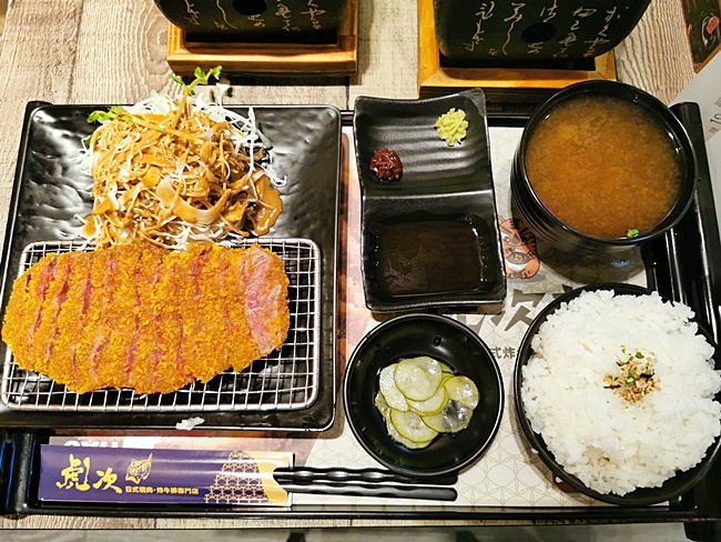 【台北車站美食】虎次郎日式炸牛排專門店-新光站前店,炙牛排新口感 @嘿!部落!