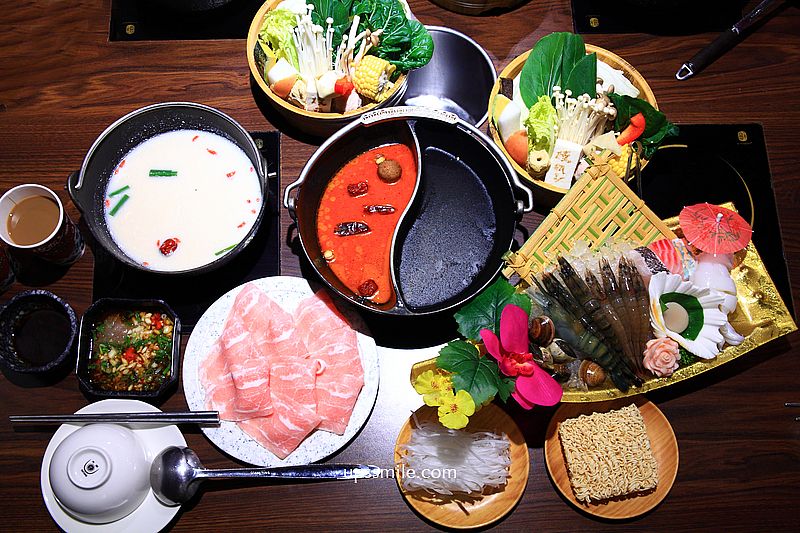 台中北屯美食【燒瓶子大肆鍋物台中北屯店】台中自助吧吃到飽個人鴛鴦鍋，台中宵夜美食