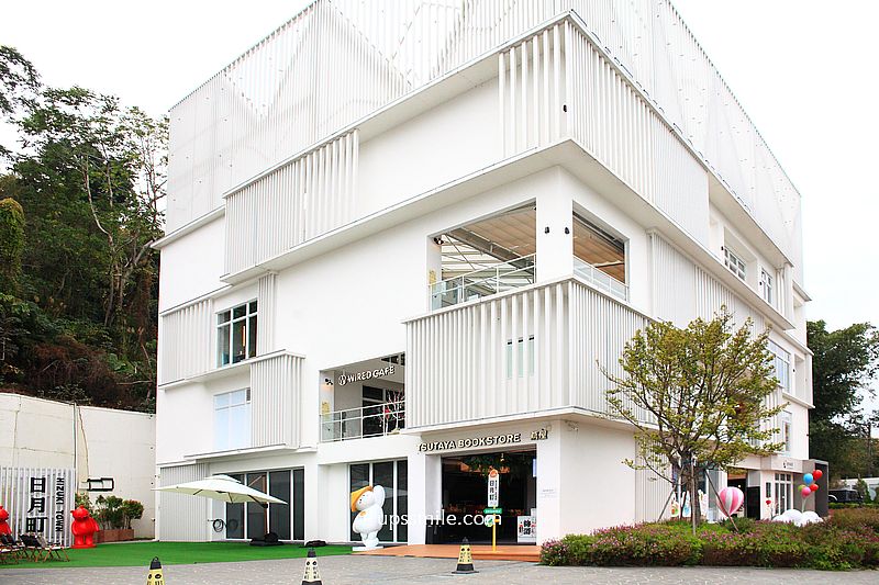 南投景點【日月町複合式商場】國道6號最美休息驛站純白建築， TSUTAYA BOOKSTORE蔦屋日月町店 @嘿!部落!