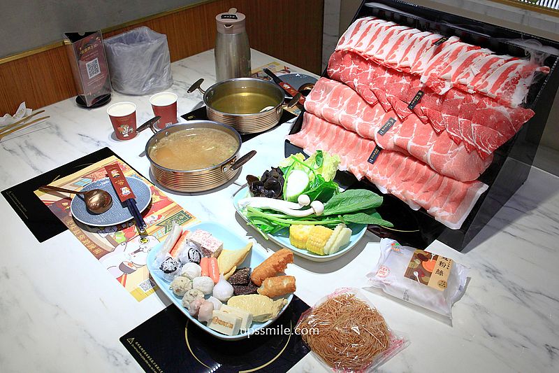嗑肉石鍋永和民權店二代店，中永和火鍋自助吧吃到飽，必點浮誇肉瀑布，永和宵夜 @嘿!部落!