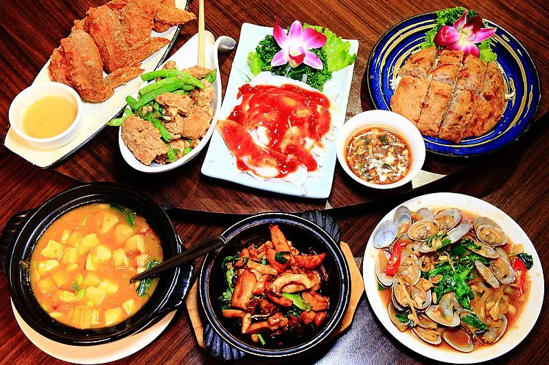 即時熱門文章：2018搞食堂，捷運葫洲站美食推薦，內湖東湖熱炒異國風情露天餐酒館氛圍，內湖熱炒、庭院式燒烤、台灣小吃，東湖美食廣場，提供內湖餐廳包場