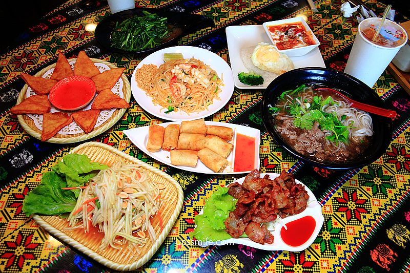 【新莊五股美食】蓮花泰式小吃店，新北產業園區站超人氣泰式料理，偽出國秒飛泰國，新莊泰式料理平價，新莊工業園區泰式料理 @嘿!部落!