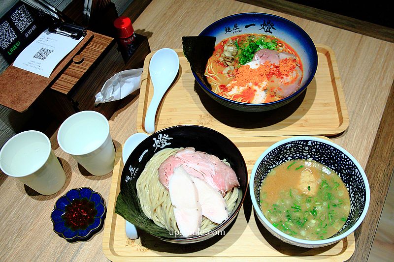 麵屋一燈信義店，東京拉麵名店插旗信義區A11百貨B2美食街，限定「蝦湯魚介拉麵」拉麵控搶吃，麵屋一燈開2店， 新光三越信義新天地A11美食，信義區美食推薦 @嘿!部落!