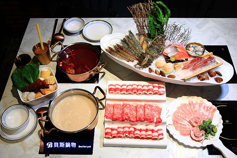 【三重美食】貝斯鍋物Best hot pot 三重特色鍋物吃到飽，平日下午時段肉品升等，必吃胡椒豬肚鍋、重慶麻辣鍋，三重火鍋推薦，捷運三重站火鍋吃到飽名店 @嘿!部落!