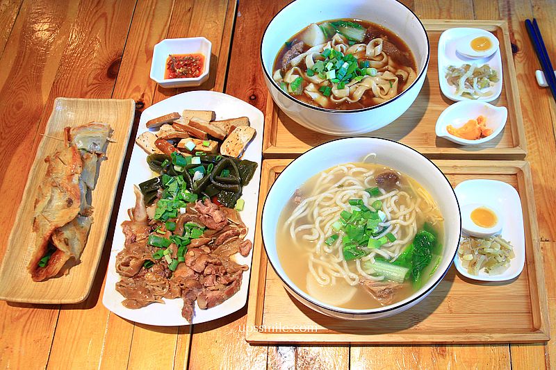 即時熱門文章：【內湖美食】桃花源記牛肉麵專門店，內湖牛肉麵推薦，神等級好吃滷味與辣椒，必吃眉清目秀牛肉麵(清燉湯底)300元、巨石強森牛肉麵(紅燒半筋半肉)360元、牛三寶捲蔥餅220元