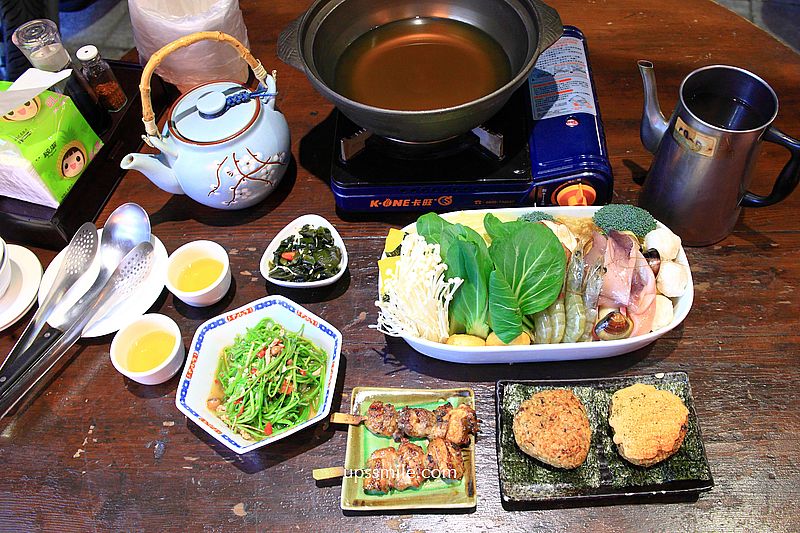 台中北屯美食【港町十三番地太原店】老字號台中日式居酒屋，必吃燒烤烤飯糰火鍋 @嘿!部落!