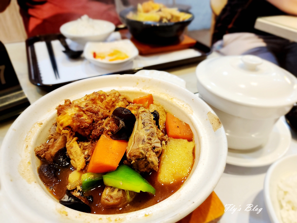 即時熱門文章：57煲仔黃悶雞，用餐環境明亮舒適，枸杞山藥排骨盅清甜回甘