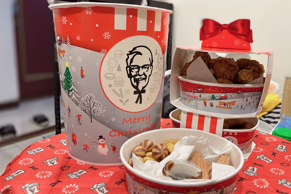 【聖誕節特餐】KFC肯德基聖誕驚喜巨大桶 @嘿!部落!