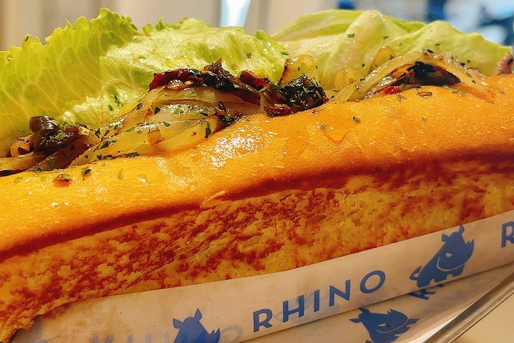 【台北車站 南陽街美食推薦】犀牛RHINO茶食文化  南陽街早午餐必吃清單：銷魂沙茶拌麵與鳳梨酥奶蓋的完美邂逅！ @嘿!部落!