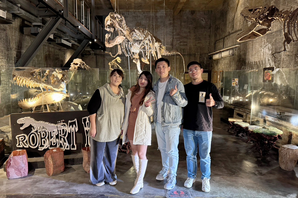 【宜蘭景點推薦】Robert Y廢墟暴龍館 最新實境解謎與探險遊戲，讓恐龍與廢墟交織出另一股神秘的探索魅力！ @嘿!部落!