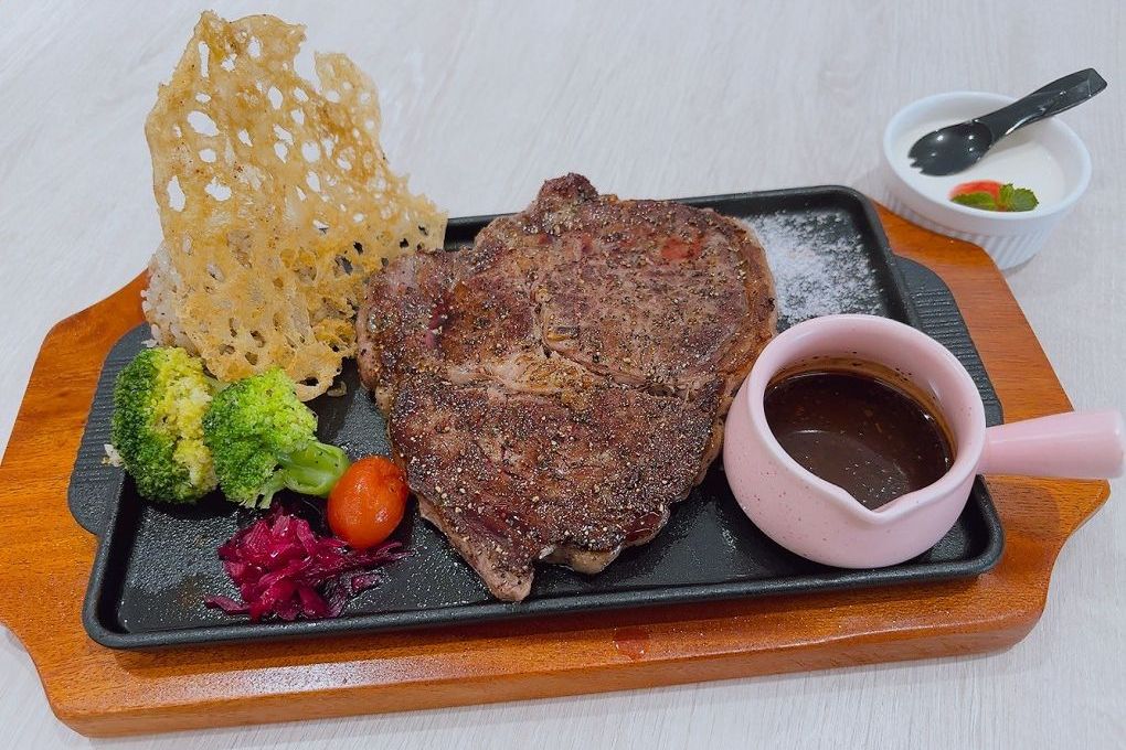 【林口中式簡餐推薦】穀雨豐  將排餐、西餐融入了台灣的飲食文化中，創造出屬於台灣人的台式的洋食料理餐廳！ @嘿!部落!