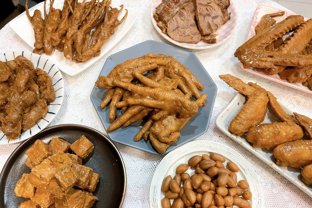 【網購 雞腳凍&滷味推薦】黑竹園滷味雞腳凍 是招牌雞腳凍或是滷味都有各自的擁護者！朋友聚會事先網路訂購先備著，絕對不會錯！ @嘿!部落!