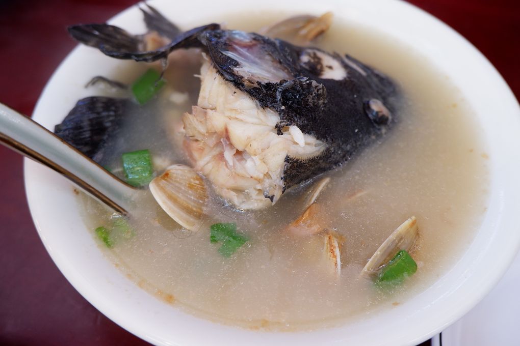 【龍山寺美食】你鮮吃 雞湯.魚湯專賣店 真材實料瞞不過每一張懂吃的嘴，用美味的湯頭鎖住每個人的胃！