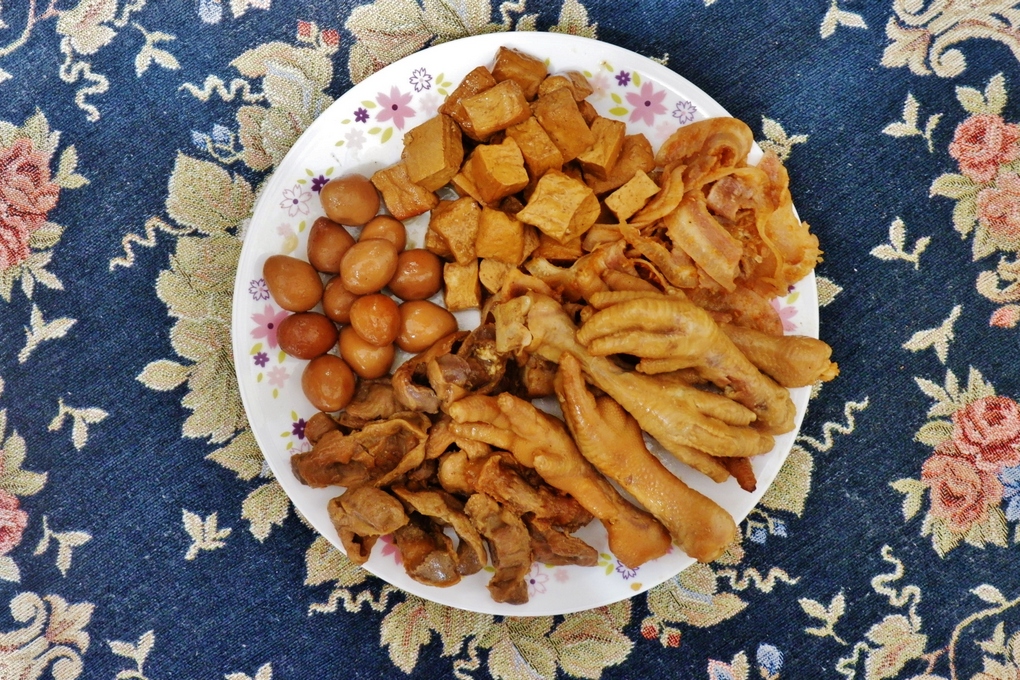 【網購滷味】曾味飽點：曾菀婷典藏對美好的依戀_煙燻滷味小拼盤 @嘿!部落!