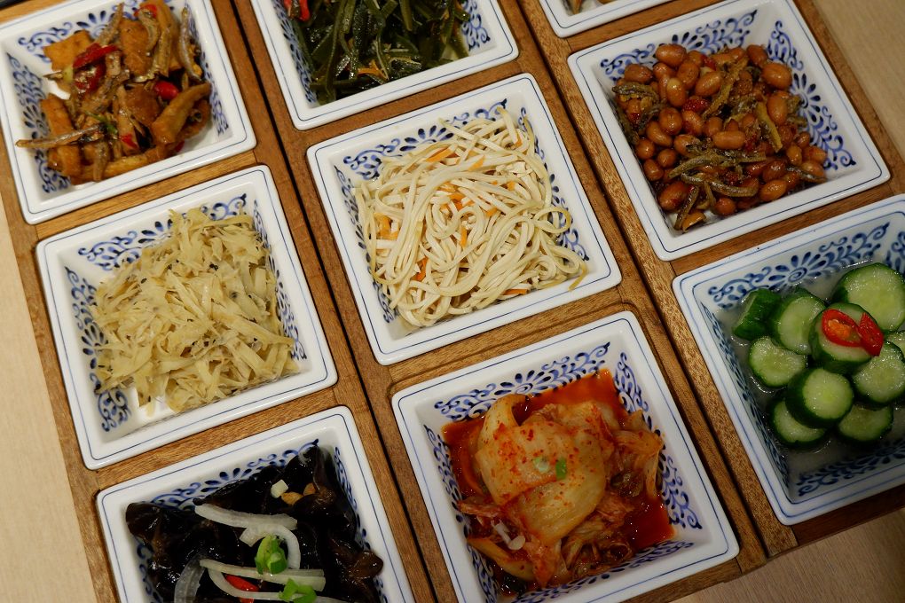 【板橋美食】饗記麵舖&nbsp; 板橋總店 肚子餓的時候腦洞沒有最大只有更大，  餓了就來饗記麵舖補充滿滿的能量與幸福吧！ @嘿!部落!