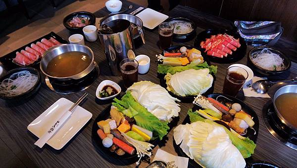 [新竹美食]新竹-鼎盛十里 鍋の物。裝潢華麗精緻鍋物專賣店!