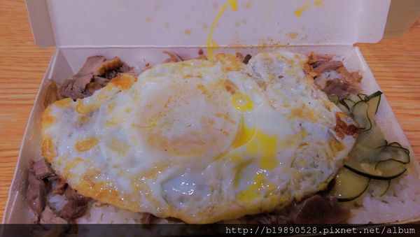 即時熱門文章：[新竹美食]新竹城隍廟美食小吃懶人包，廟口鴨香飯&雅珍號ㄍㄜㄍㄜ羹&蜂蜜大王。