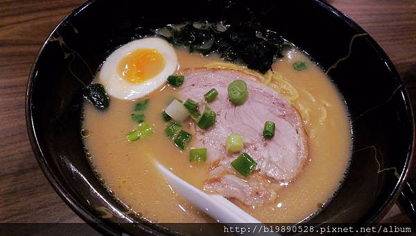 即時熱門文章：[新竹竹北美食]九湯屋拉麵新竹東門店，新竹城隍廟旁平價日式拉麵店，內文附詳細菜單介紹。