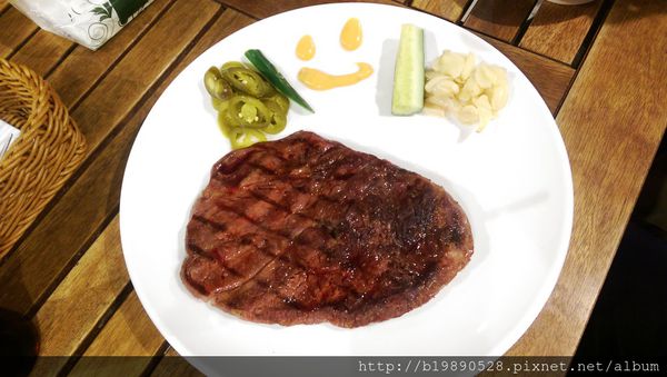 即時熱門文章：[新竹美食]竹北野火原味美式牛排。大塊吃肉時刻來嚕~內文附詳細菜單介紹，竹北平價牛排店推薦。