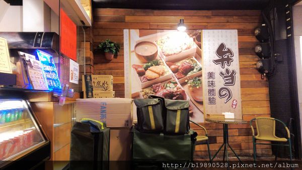 即時熱門文章：[新竹竹北美食]八號月台懷舊便當竹北店，新仁醫院斜對面。