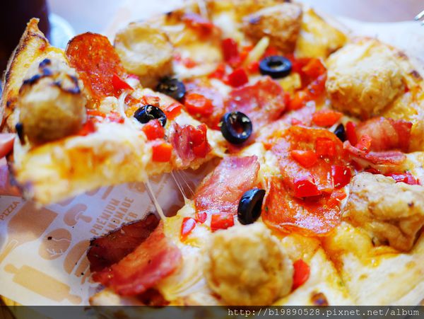 【新竹竹北美食】TINO’S PIZZA CAFE@提諾比薩/巧克力香蕉OREO比薩/珍珠奶茶。(已歇業) @嘿!部落!