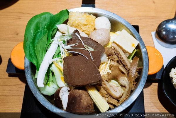 【新竹市區美食】鬼椒一番鍋@新竹西門店。新竹大遠百旁邊，個人小火鍋.涮涮鍋.麻辣鍋.起司牛奶鍋.沙茶火鍋.昆布鍋。(已歇業) @嘿!部落!
