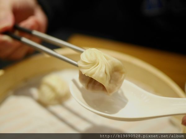 【美食】台中西屯區。鼎泰豐.米其林一星級黃金18摺小籠包 @台中大遠百B2美食餐廳推薦。 @嘿!部落!