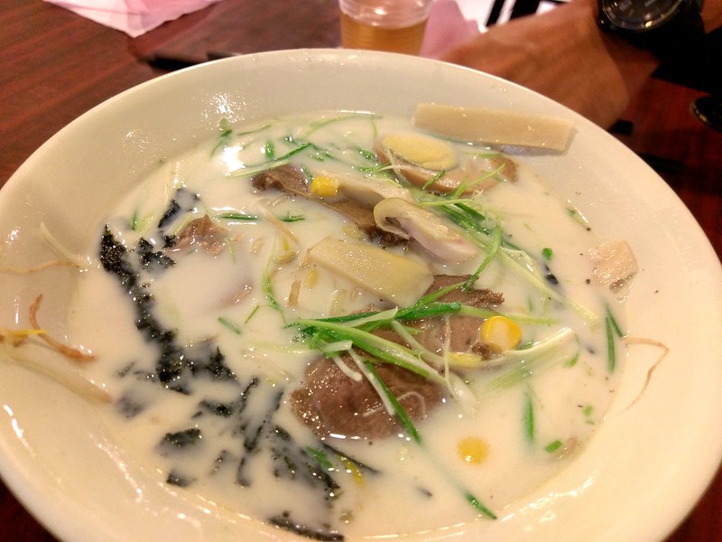 【美食】台中北區。一中街美食小吃，九州豚骨牛奶拉麵、黃金廿兩脆皮紅豆餅、瓜董西瓜汁、宮田章魚小丸子 @嘿!部落!