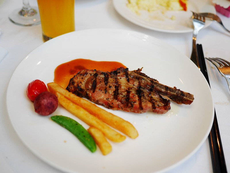 【新竹市區美食】國賓大飯店八方燴餐廳~buffet自助式吃到飽。主廚特製法式豬排好吃! 新竹吃到飽餐廳推薦。 @嘿!部落!