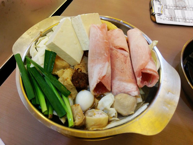 【美食】苗栗竹南|麗媽四季鍋(竹南博愛店)。每鍋120元起，外帶折10元，附詳細菜單介紹。大腸臭臭鍋、南瓜牛奶鍋、竹南小火鍋推薦。 @嘿!部落!