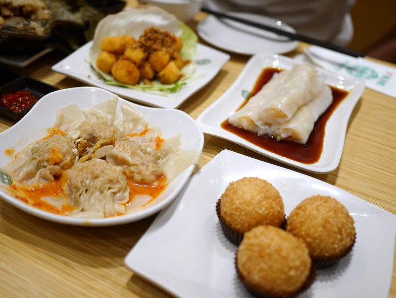 【美食】台中西屯區。台中大遠百 添好運港式飲茶(二訪)。新品辣茄汁抄手好吃! 韭王鮮蝦腸粉、小心流沙煎堆 @嘿!部落!