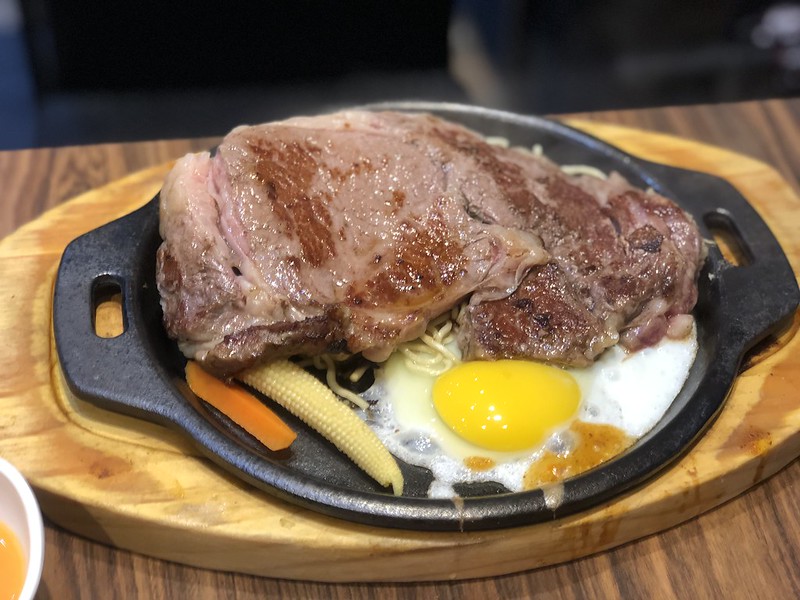 【新竹竹北美食】百合牛排，當月壽星半價優惠，同行友人九折!竹北自助吧吃到飽平價牛排館。 @嘿!部落!