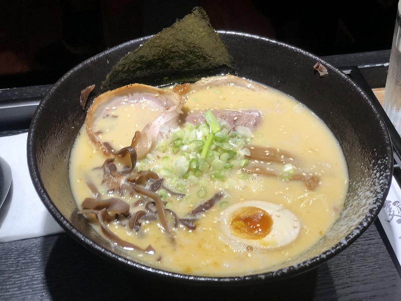 【美食】台中北區─麵屋六花。濃郁豚骨拉麵，隱藏人氣排隊美食，奶油豚骨拉麵、濃厚豚骨拉麵好吃! 溏心蛋必點~ @嘿!部落!